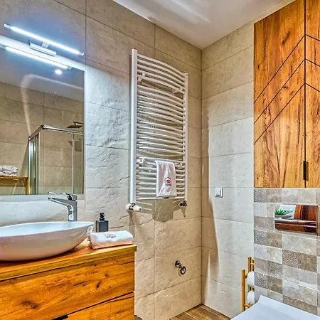 B6 Z Basenem, Sauna, Jacuzzi - 5d Apartment *