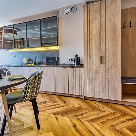 B6 Z Basenem, Sauna, Jacuzzi - 5d Apartment *